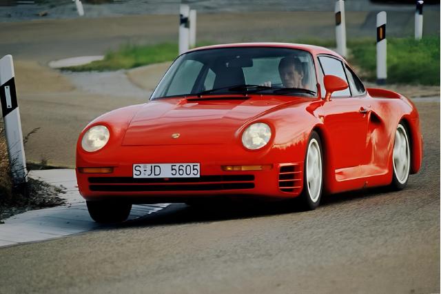 Videos  Ο Chris Harris οδηγεί την θρυλική Porsche 959 